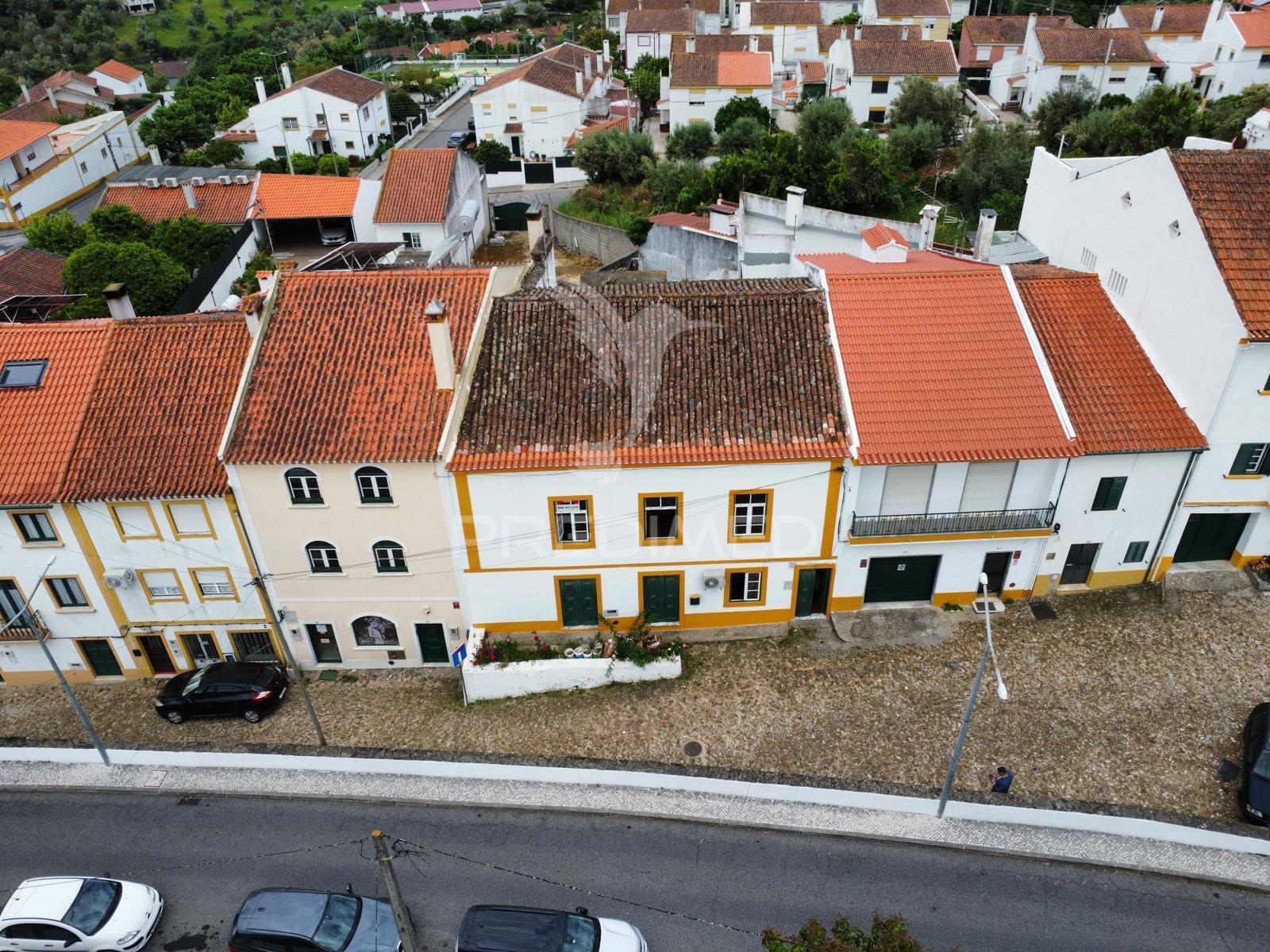 Prédio para reconstrução sardoal t8