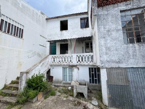 Prédio para reconstrução sardoal t8
