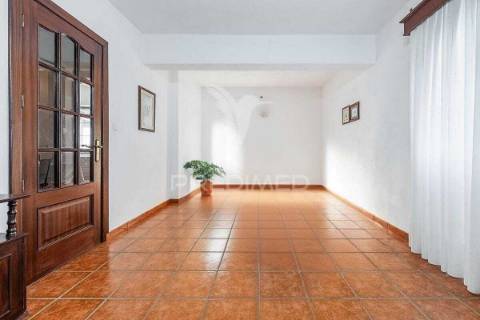 No coração do gerês moradia t4 com jardim e potencial para turismo