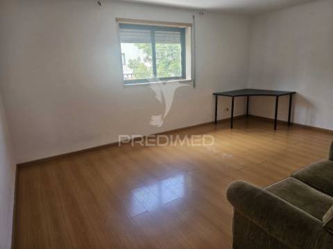 Apartamento t2 ameixoeira com garagem