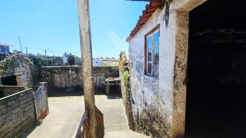 Quintinha com 2.724m² + casa t3 + ruína | potencial de investimento