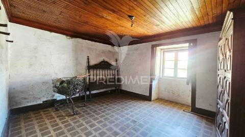 Quintinha com 2.724m² + casa t3 + ruína | potencial de investimento