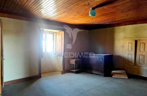 Quintinha com 2.724m² + casa t3 + ruína | potencial de investimento