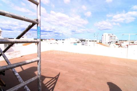 T3 remodelado para arrendamento anual na zona histórica de portimão