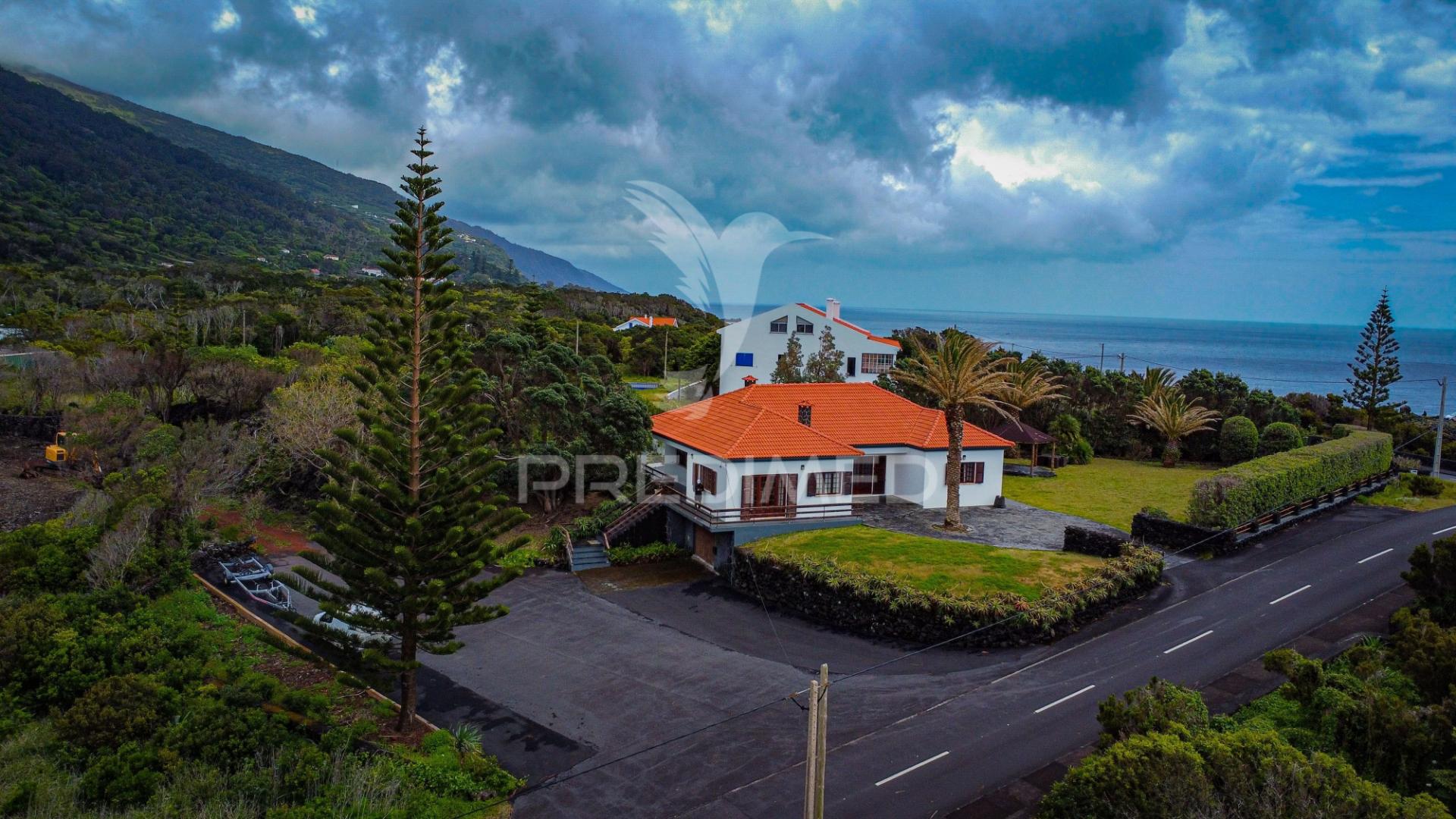 Moradia t3 na marginal dos casteletes – urzelina, ilha de são jorge