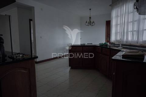 Moradia t3 na marginal dos casteletes – urzelina, ilha de são jorge