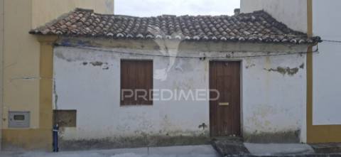 Ruína t3 para reconstrução em concavada