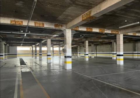 Venda de edifício escritórios e armazém centro de carnaxide