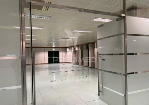 Venda de edifício escritórios e armazém centro de carnaxide