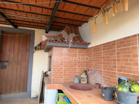 Casa térrea com terreno agrícola