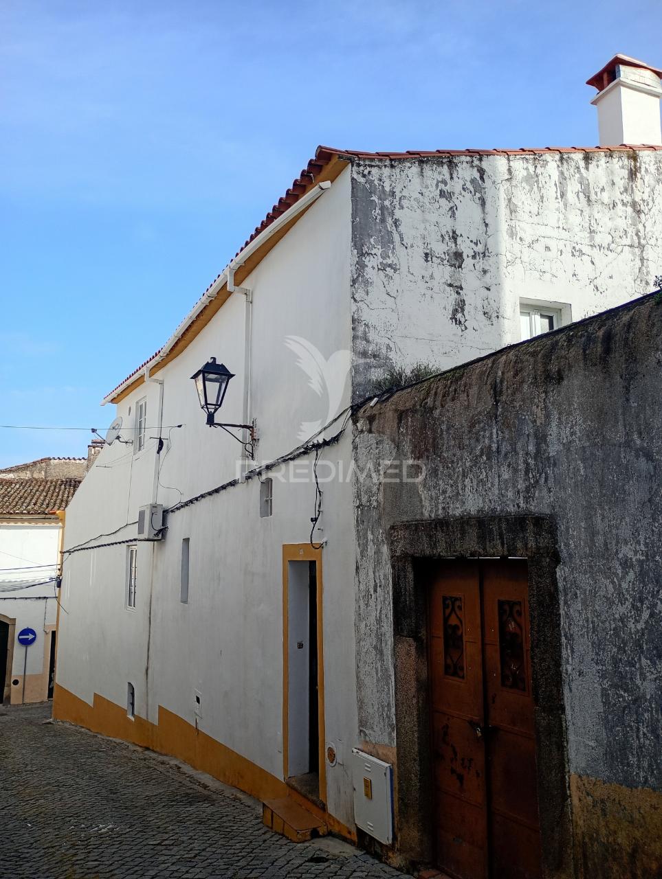 Edifício urbano no centro de portalegre