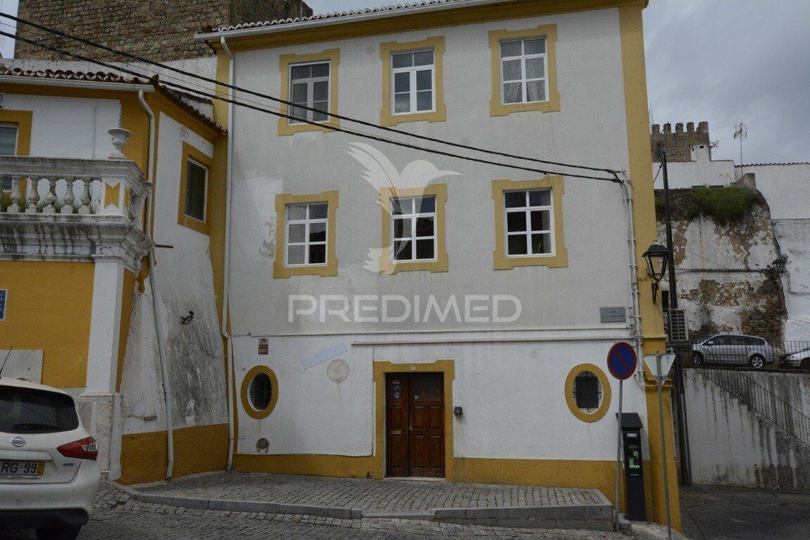 Prédio t4 na zona histórica