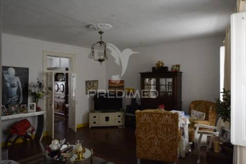 Prédio t4 na zona histórica