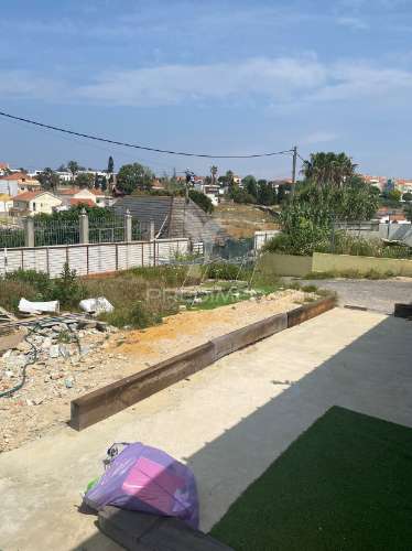 Terreno em almada com 4 casas , otimo para investimentos --sobreda
