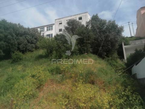 Terreno urbano em alverca
