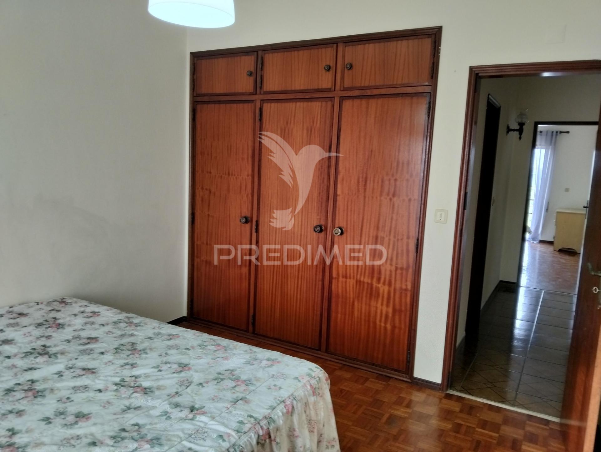 Moradia em carregueiros a venda