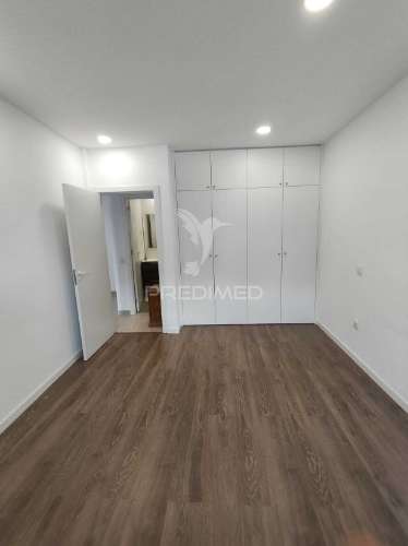 Moradia t1 remodelada com todas as despesas incluídas.