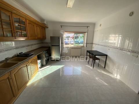 Apartamento t0 na quinta da courela - paio pires