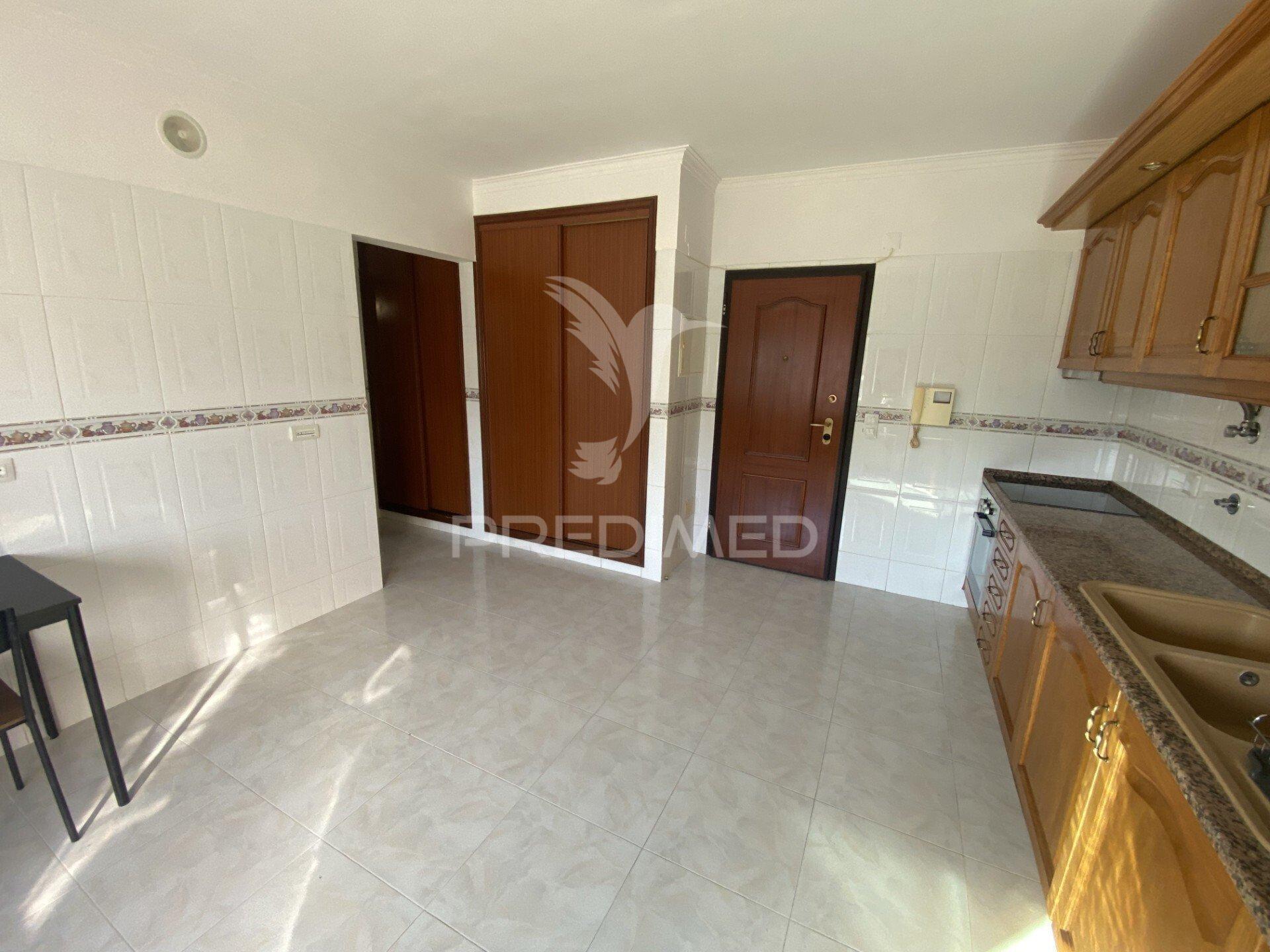 Apartamento t0 na quinta da courela - paio pires
