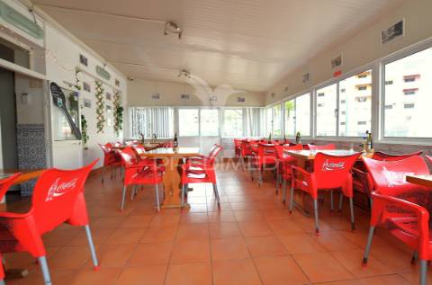 Restaurante muito central em albufeira