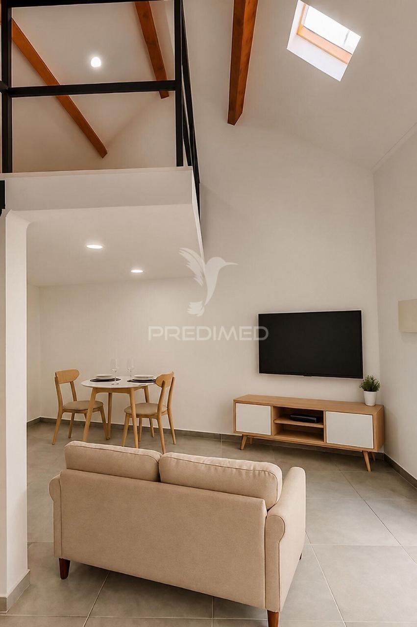 Moradia t0 com mezanine totalmente renovada - cartaxo