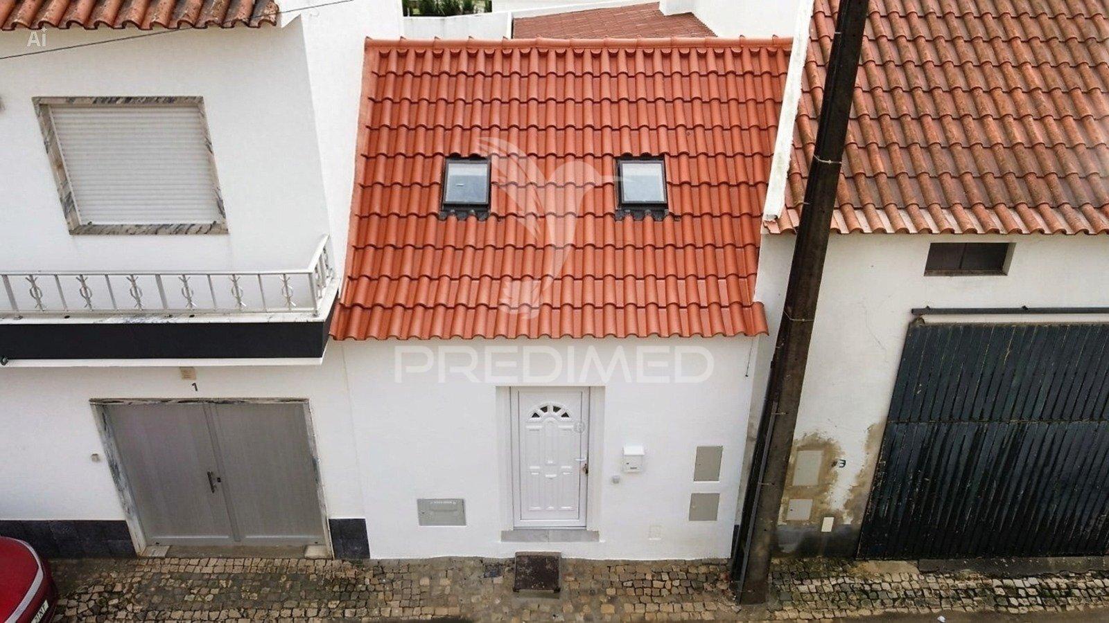 Moradia t0 com mezanine totalmente renovada - cartaxo