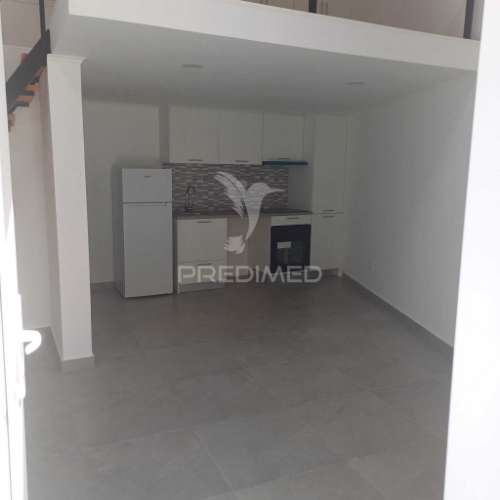 Moradia t0 com mezanine totalmente renovada - cartaxo