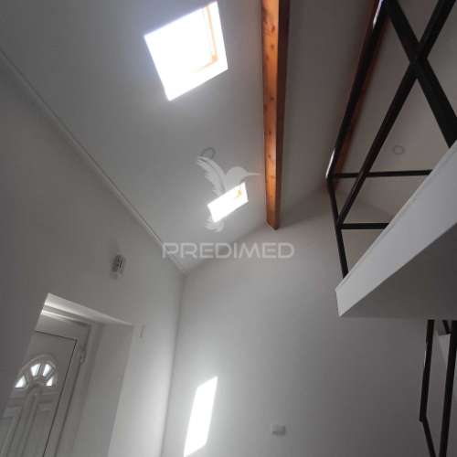 Moradia t0 com mezanine totalmente renovada - cartaxo