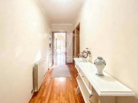 Moradia t4 individual com piscina e jardim | sabariz – vila verde