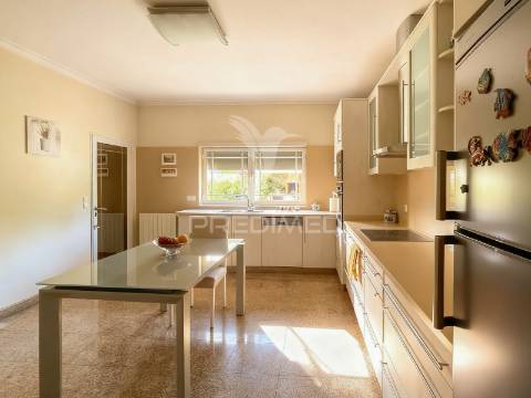 Moradia t4 individual com piscina e jardim | sabariz – vila verde