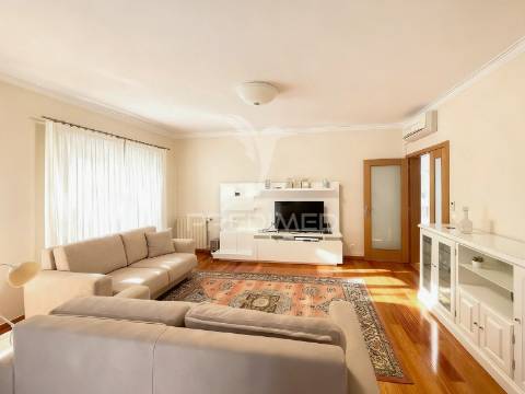 Moradia t4 individual com piscina e jardim | sabariz – vila verde