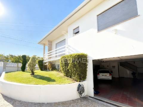 Moradia t4 individual com piscina e jardim | sabariz – vila verde