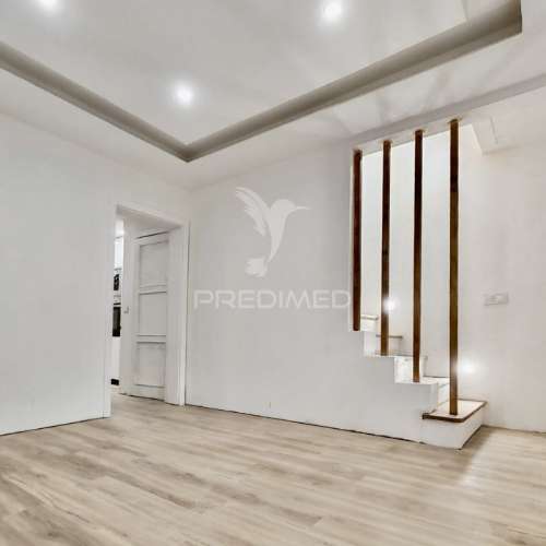 Moradia t2+1 com quintal totalmente remodelada em almada