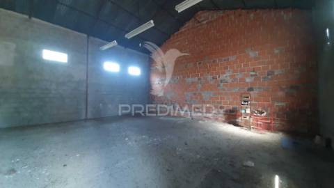 Herdade com elevado potencial de 3.437m2 em mil brejos batão – torrão – alcácer do sal