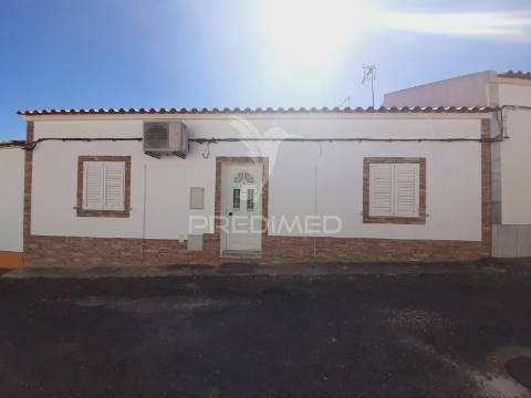 Moradia t2+1 alfundão