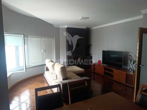 Arrenda-se t2 | urbanização quinta viana