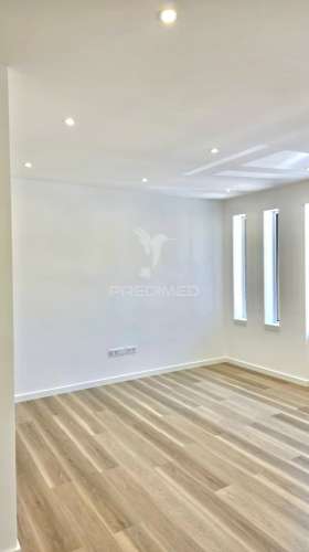 Apartamento t3 remodelado na nazaré para comprar