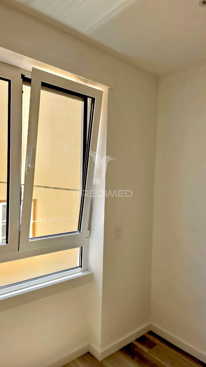 Apartamento t3 remodelado na nazaré para comprar