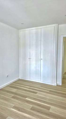 Apartamento t3 remodelado na nazaré para comprar