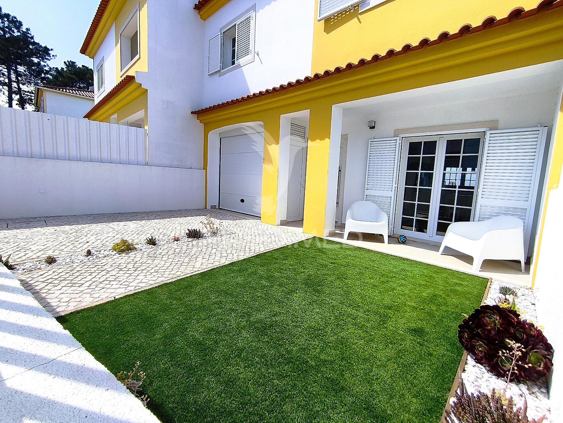 2 suítes, piscina, terraço, varanda, parqueamento, lavandaria