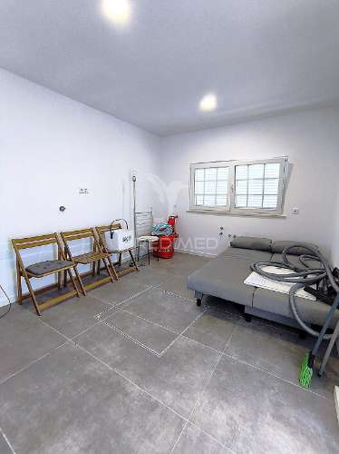 2 suítes, piscina, terraço, varanda, parqueamento, lavandaria