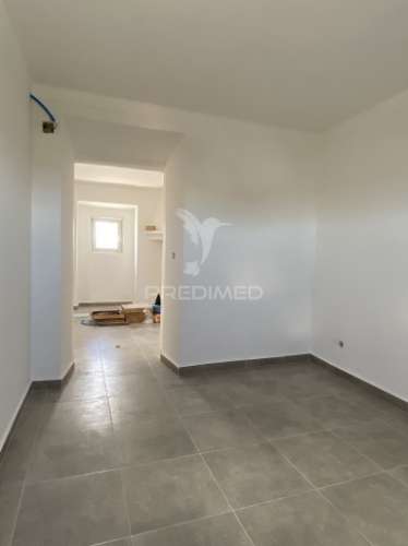 Moradia t2 com logradouro, remodelada, em são brás dos matos, alandroal