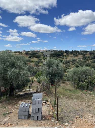Moradia t2 com logradouro, remodelada, em são brás dos matos, alandroal