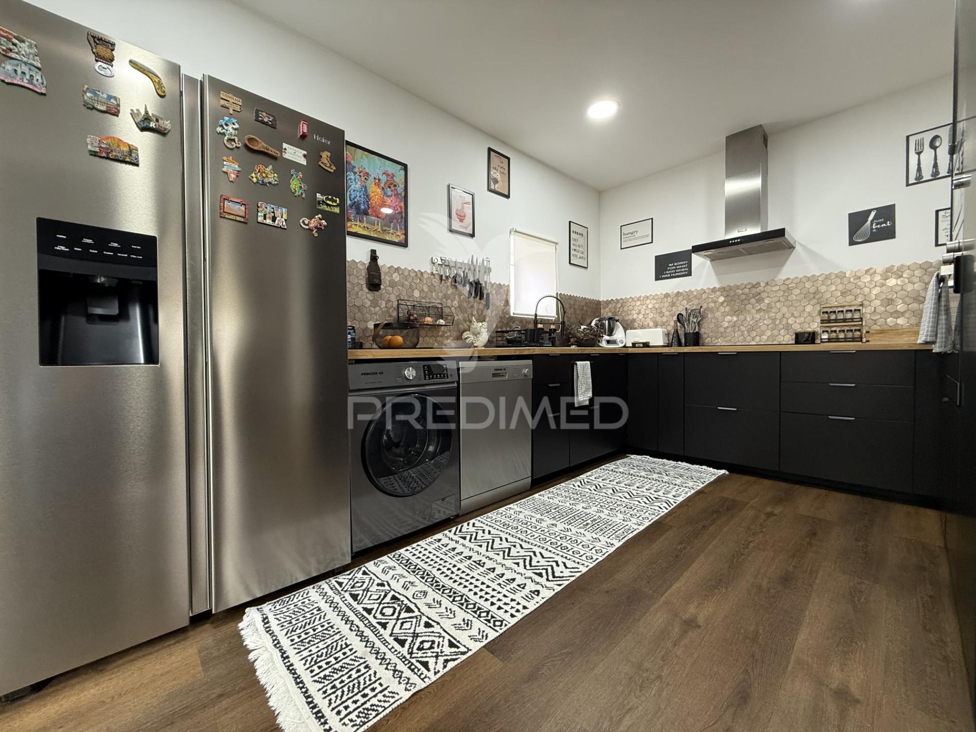 Moradia t4 no centro de arneiro das milhariças – santarém