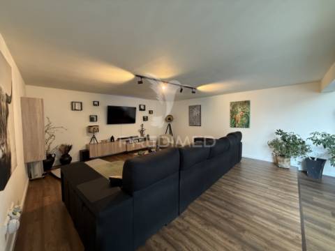 Moradia t4 no centro de arneiro das milhariças – santarém