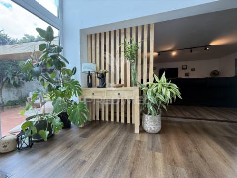 Moradia t4 no centro de arneiro das milhariças – santarém