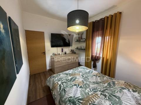 Moradia t4 no centro de arneiro das milhariças – santarém