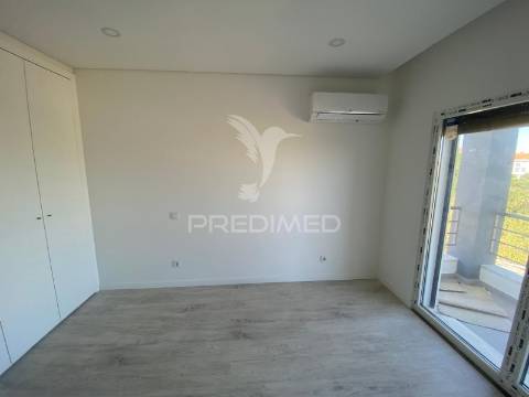 Apartamento t3 de excelência na aldeia de paio pires