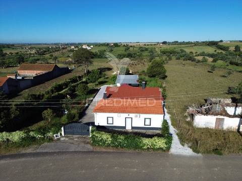 Moradia t3 com terreno e poço casével - santarém