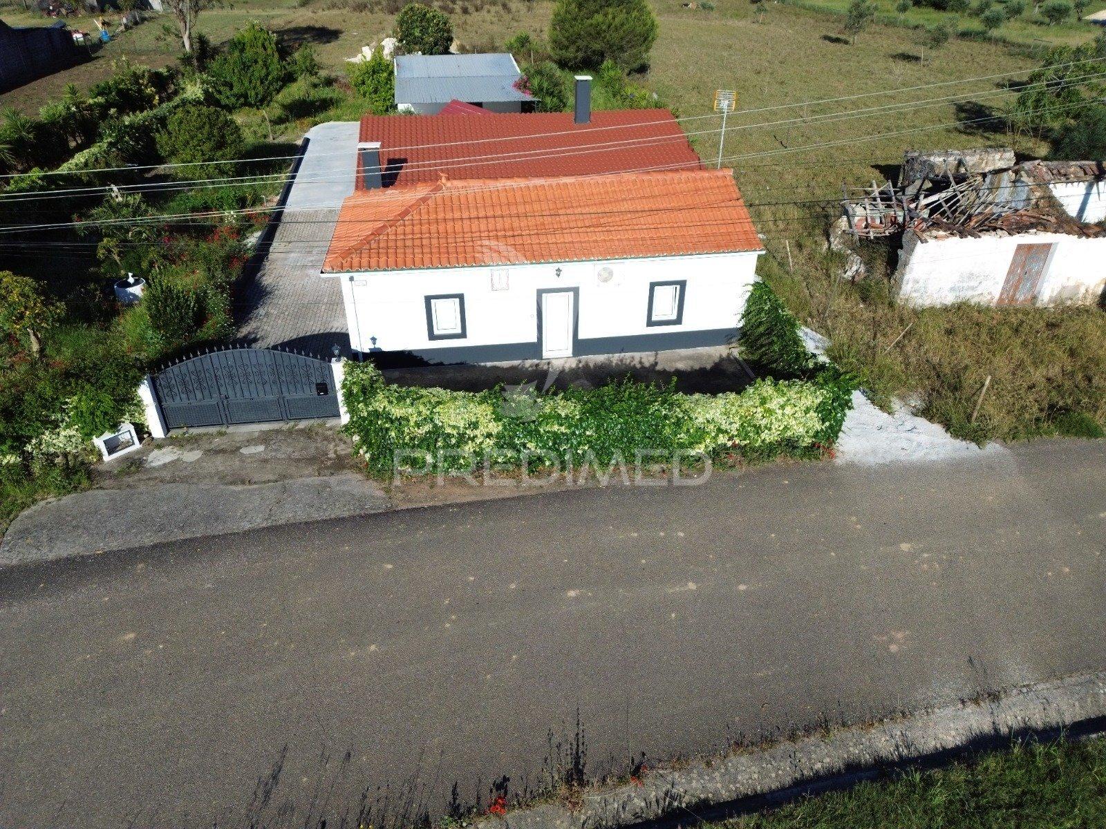 Moradia t3 com terreno e poço casével - santarém
